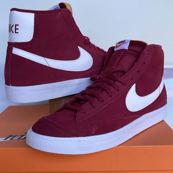 Nike Men’s Blazer Mid '77 Suede
Team Red/White/Black/White
Shoes
C11172-601 - Picture 9 of 16